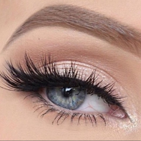 ❤︎ 𝐿𝑜𝓋𝑒 Lashes -3D Mink Natural Lashes - Picture 4 of 12